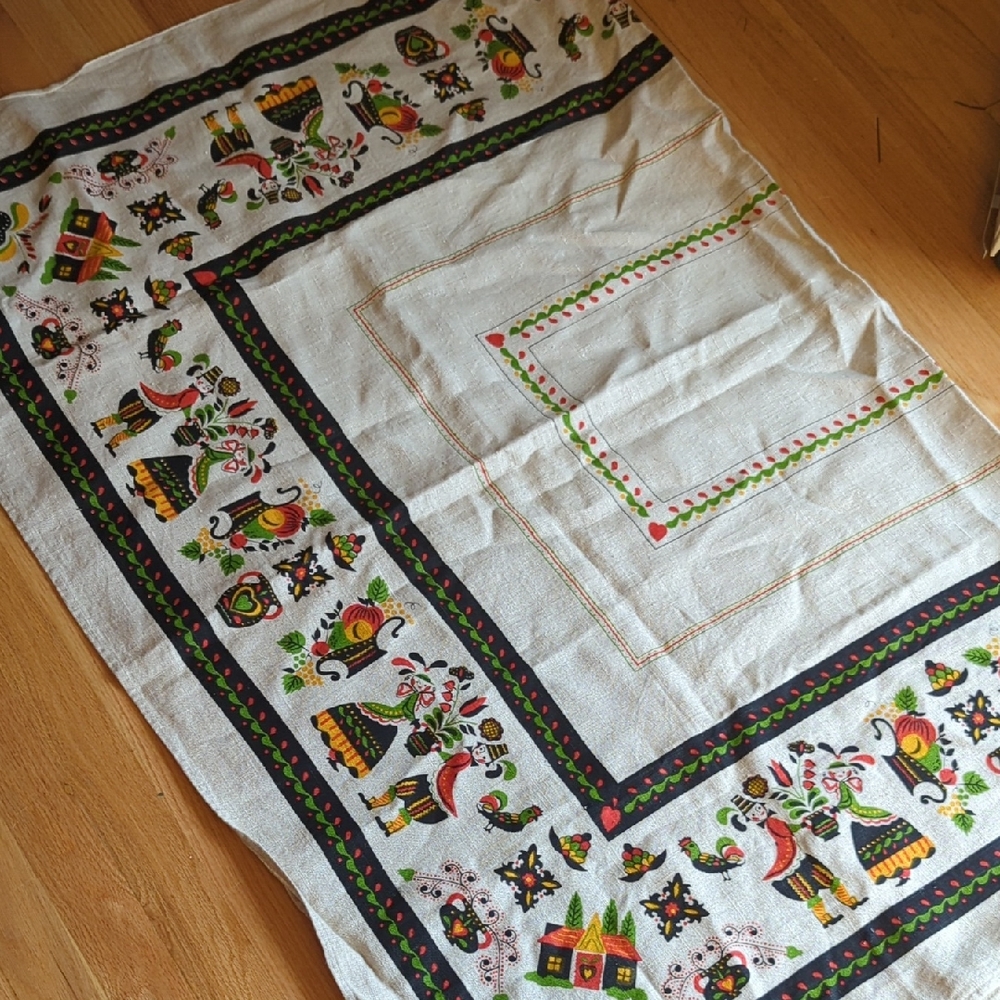 Colorful Amish Print Tablecloth